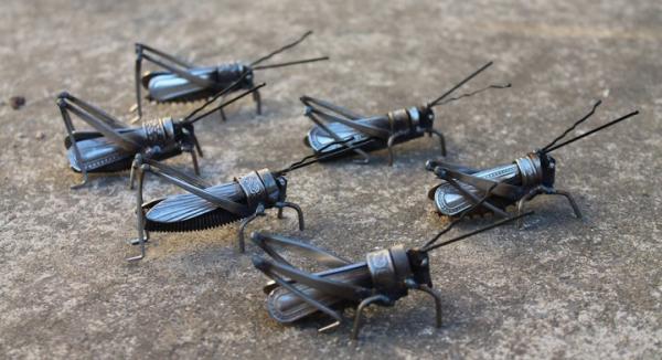 “铁皮青蛙”成了古董，不如来感受一下废铁皮青蛙的艺术感