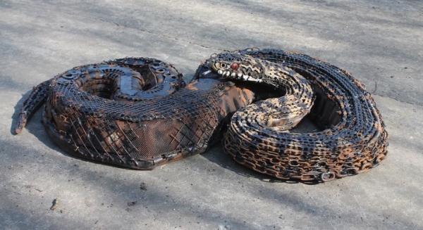 “铁皮青蛙”成了古董，不如来感受一下废铁皮青蛙的艺术感