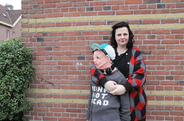 每日一词：“仿真儿子”