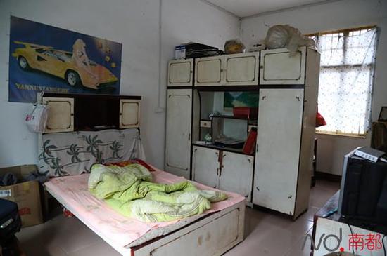 其中一名死者家