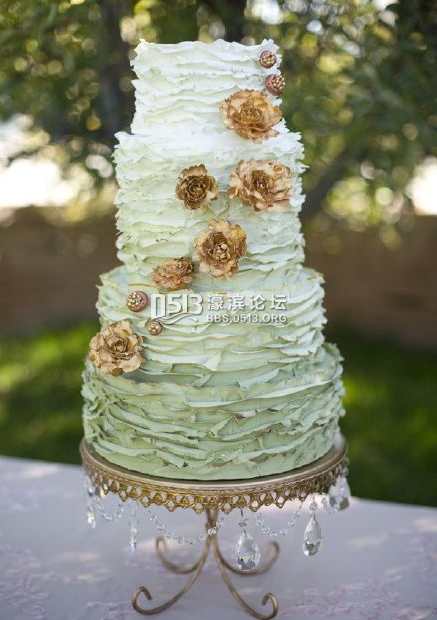 渐变色婚礼蛋糕