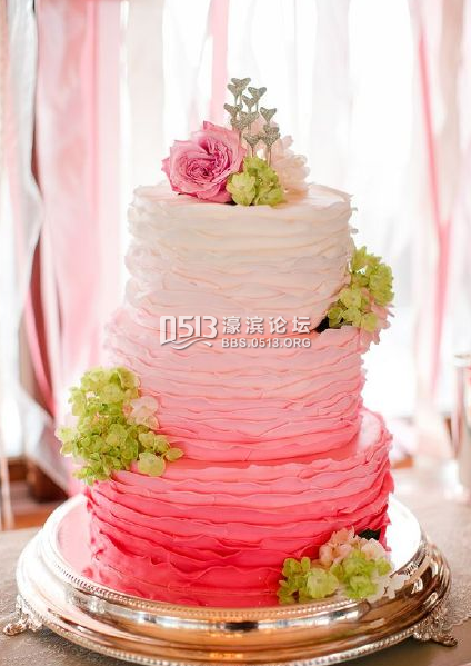 渐变色婚礼蛋糕