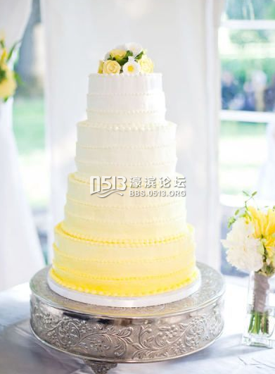 渐变色婚礼蛋糕