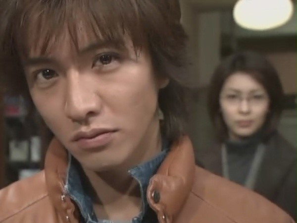 表忠心、站队伍，原来娱乐圈的游戏规则也一样啊