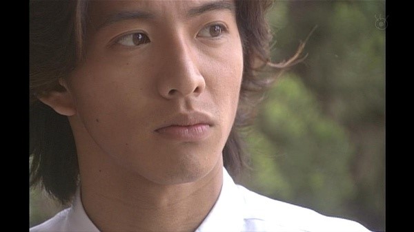 表忠心、站队伍，原来娱乐圈的游戏规则也一样啊