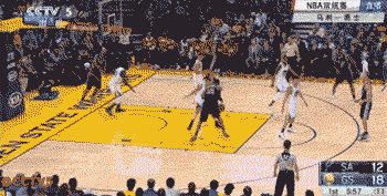 勇士狂胜马刺30分！库里三节37分又提前“打卡下班”了