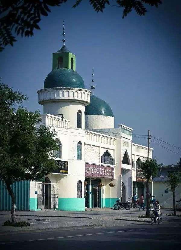 曲阜学者喊话儒家：孔子故里岂是一家之天下？