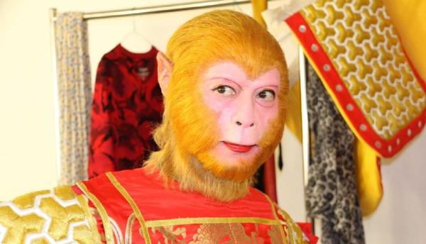 娱评｜猴年春晚必须要有猴王，龙年春晚是不是还得请皮皮虾