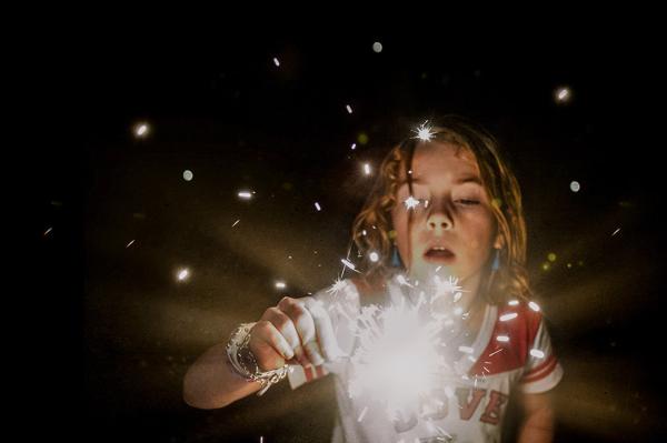 妈妈用这些照片告诉人们，身为女孩当无所畏惧