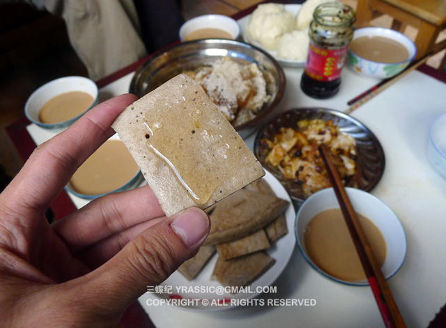 跟着养蜂人，体验一次蜂蜜的诞生