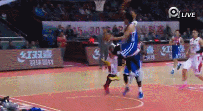 打人“逃逸”还喊冤，篮协禁赛吴轲10场有错吗？