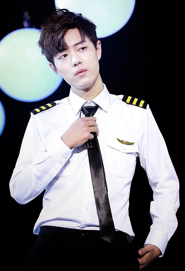 专访｜肖战：还没准备好做一名偶像