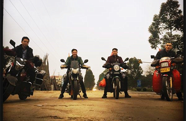 澎湃联播|有钱没钱，回家过年