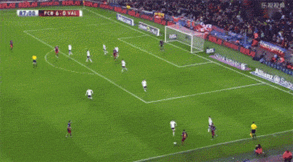 躲在“大哥”梅西的身后，苏亚雷斯忘了咬人的滋味