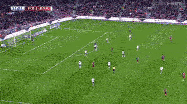 躲在“大哥”梅西的身后，苏亚雷斯忘了咬人的滋味