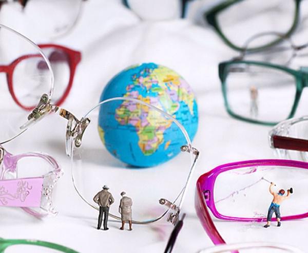 艺术家用微型人偶展现了这个世界的浪漫与现实