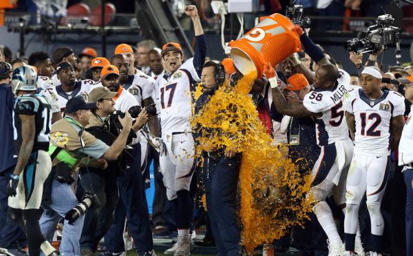 超级碗上的碧昂斯火星哥和Gaga，他们可没对口型