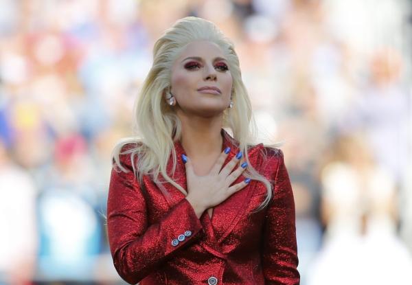 超级碗上的碧昂斯火星哥和Gaga，他们可没对口型