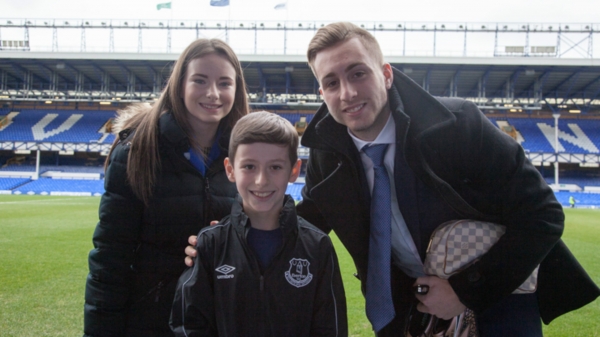 英超最暖心的进球！9岁脑瘫儿获埃弗顿月度最佳进球