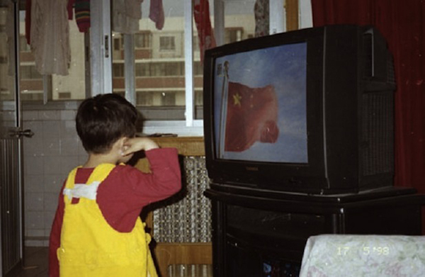 趣看|看爸妈如何在旧照中动起来