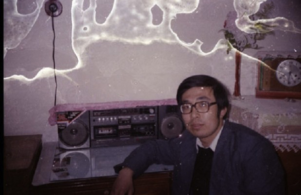 趣看|看爸妈如何在旧照中动起来