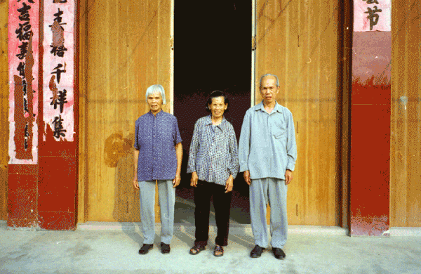 趣看|看爸妈如何在旧照中动起来