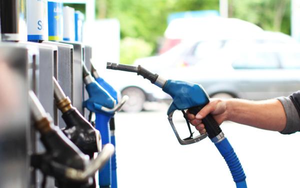 经济参考报：与其限降油价，不如提升油品