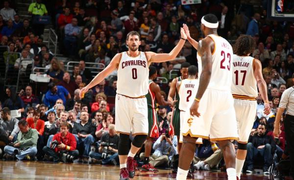 为什么霍华德格里芬没被交易？反正今年你们也打不过勇士