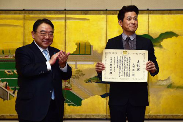 专演鬼子的矢野浩二在日本非但没挨打，还得到了政府表彰？