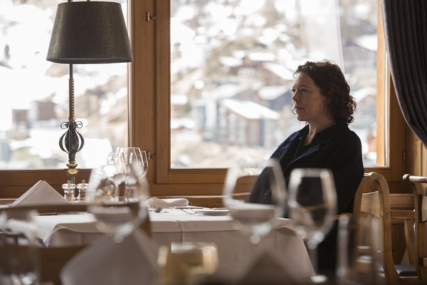 抖森版《夜班经理》：一个大写的闷