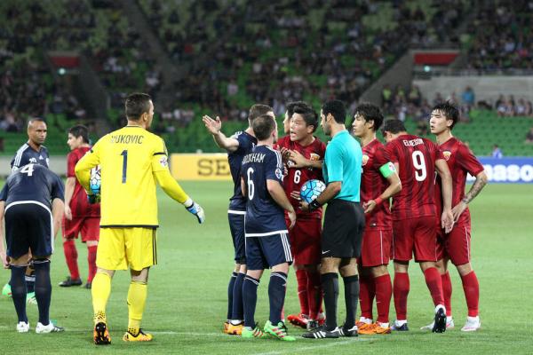 “12亿中超”亚冠首秀成国际笑柄：世界球星加一帮业余球员