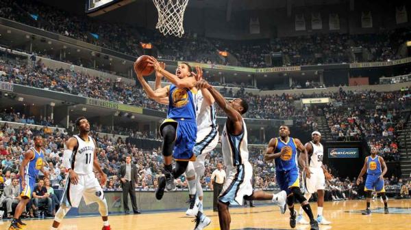 是伤病成就了库里！当年他差点拿死人的跟腱治疗脚踝