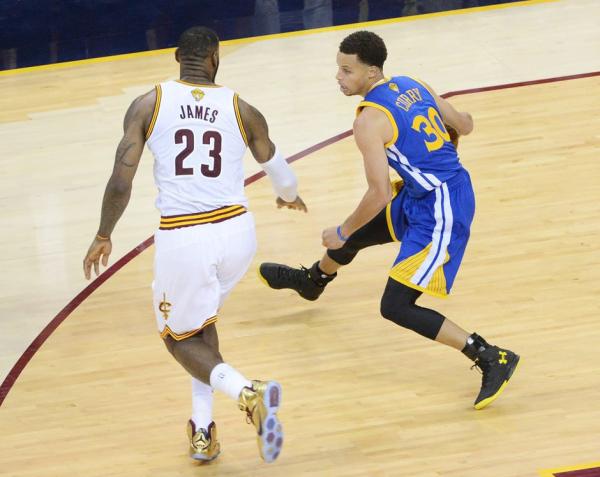 是伤病成就了库里！当年他差点拿死人的跟腱治疗脚踝