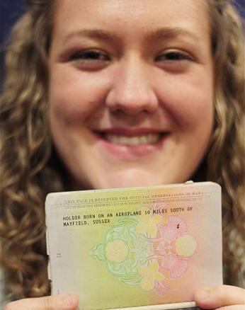 在飞机上生孩子是怎样一种体验？