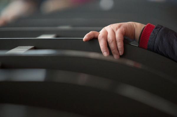 牛股早报｜3月4日你必须知道两会行情能否继续