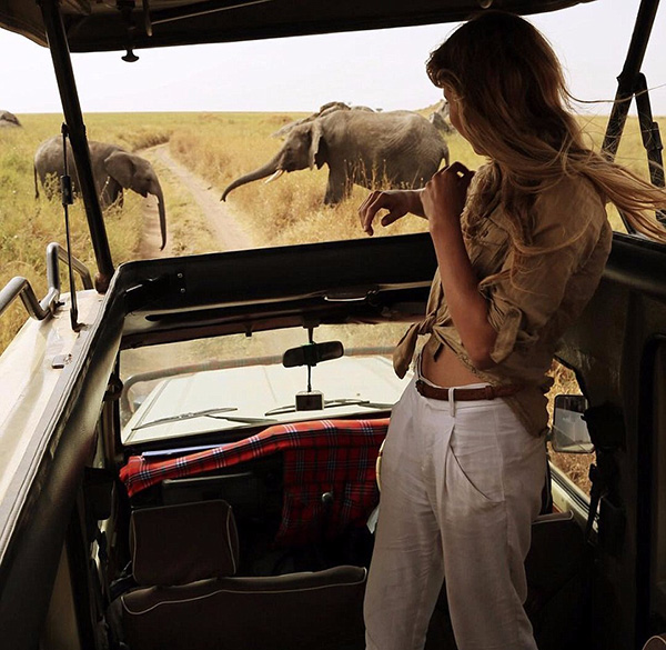 14岁起相恋携手周游世界，这对情侣就这样虐死单身狗