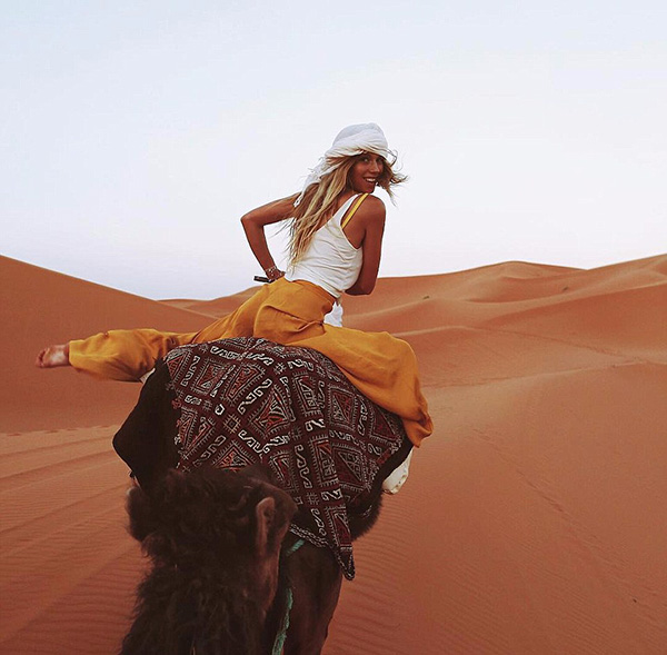 14岁起相恋携手周游世界，这对情侣就这样虐死单身狗