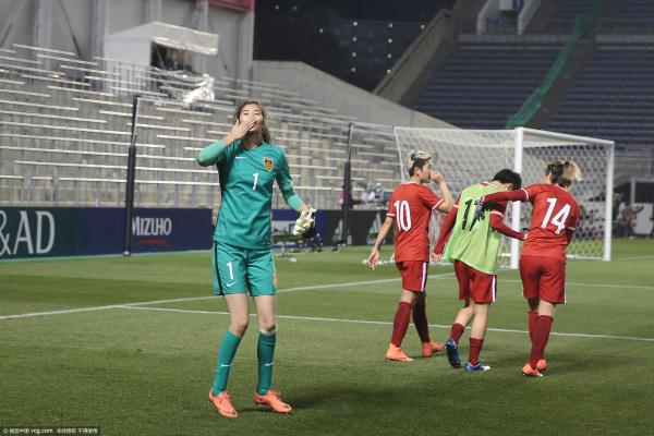 “退役门”后女足迎来新“大腿”，这位新国门还是摇滚女青年