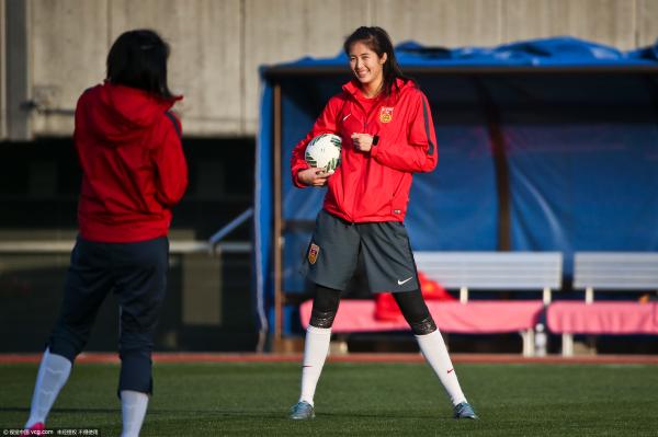 “退役门”后女足迎来新“大腿”，这位新国门还是摇滚女青年