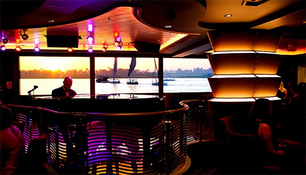 不同寻常的海上酒吧，白大褂调的鸡尾酒有没有比较好喝？