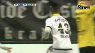 19岁张玉宁打入荷甲首球，之前他见得最多的人是队医