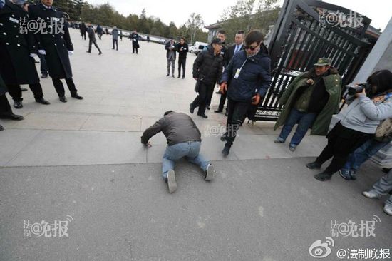 葛存壮遗体告别式今日举办  粉丝叩头拜别