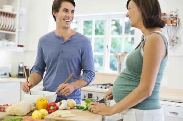 孕妇多吃鱼宝宝更聪明？吃太多鱼或致孩子童年时期肥胖