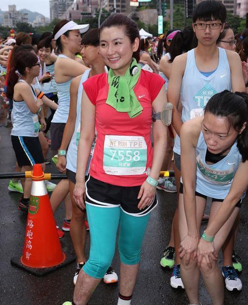 跑步疗情伤！Selina离婚后首发微博：感激前夫陪我奔跑