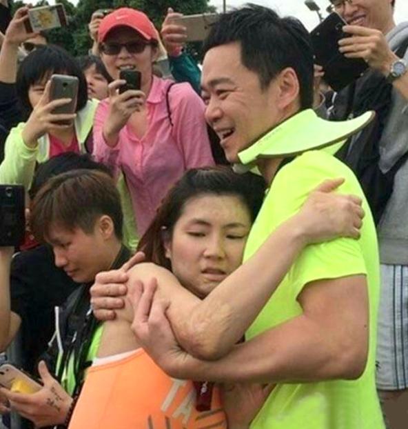 跑步疗情伤！Selina离婚后首发微博：感激前夫陪我奔跑