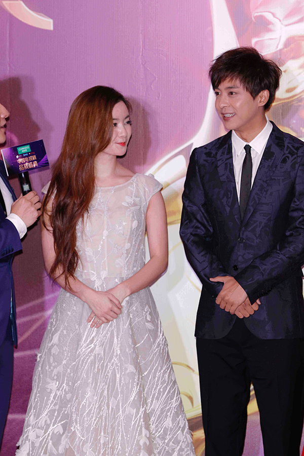 《琅琊榜》是CP热受益者？胡歌靳东这样回答……