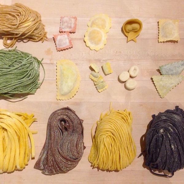 做不成画家，那可以做意大利面艺术家呀