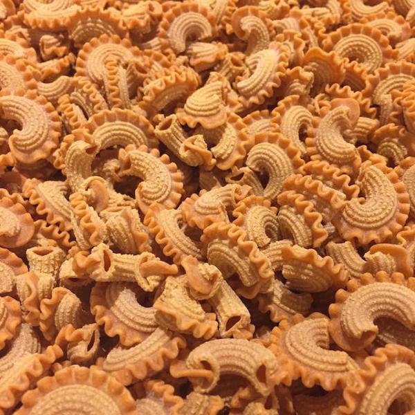 做不成画家，那可以做意大利面艺术家呀