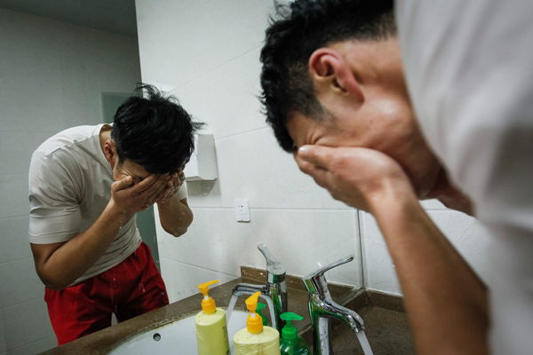 上海有个90后“猪排哥”：白天用拳打职业，晚上用拳做猪排