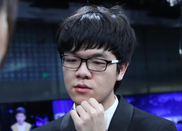 中国棋手柯洁：等对手来约战，就算过几个月它又进步了也不怕